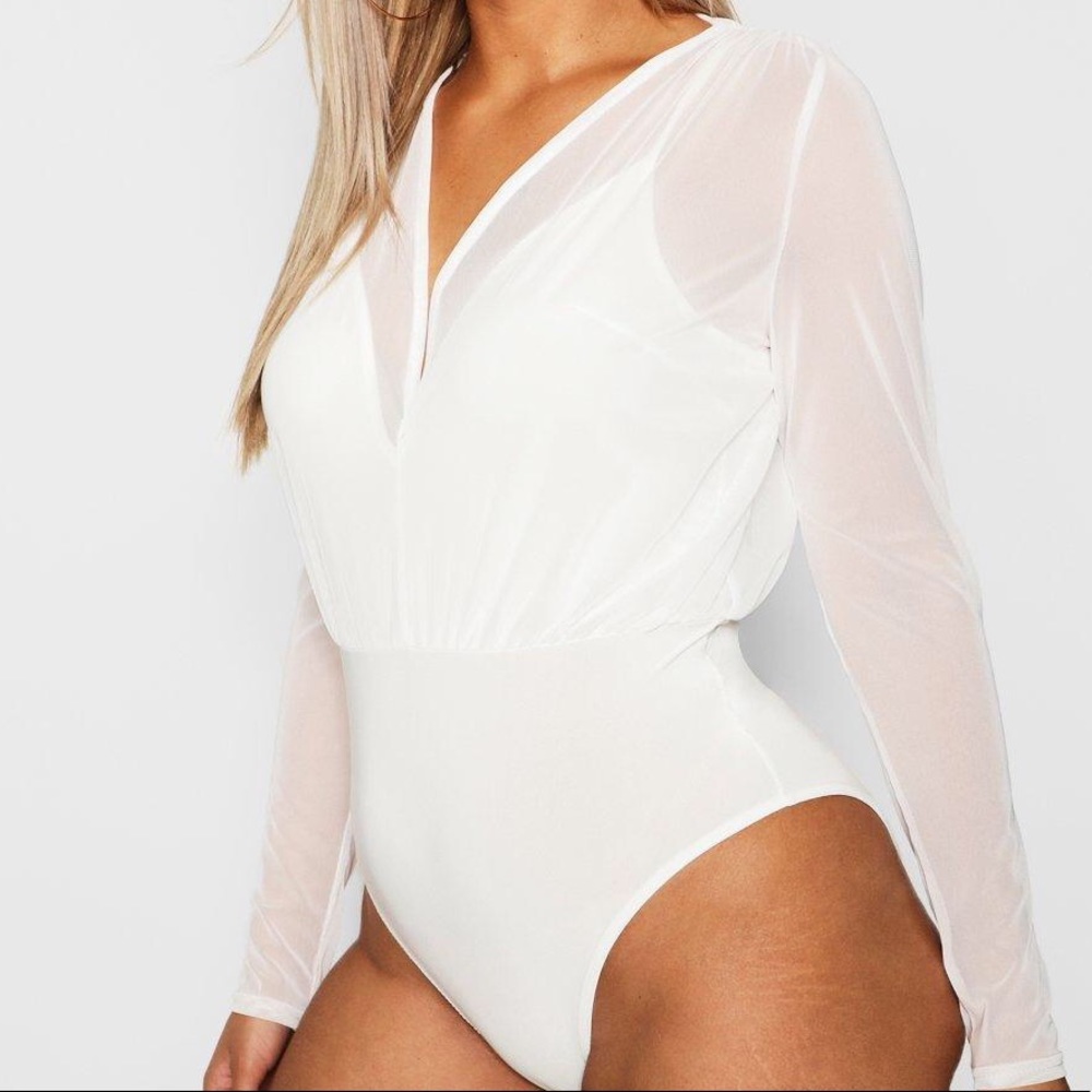 BooHoo Plus Size V Neck Bodysuit NWT